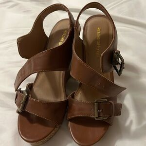 Brown 🤎 wedges